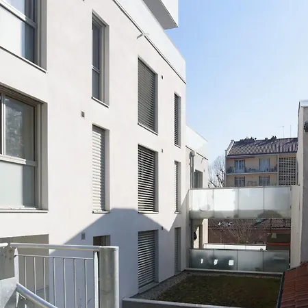 Bright Modern With Shared Garden Near Metro